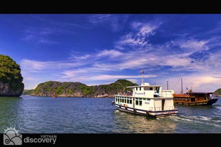 Discover Lan Ha bay by Kayaking and Rock Climbing