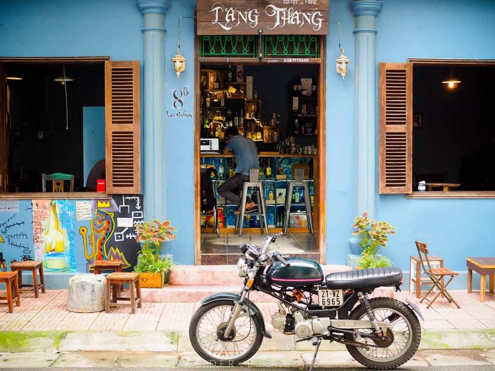 A coffee shop in Truc Bach