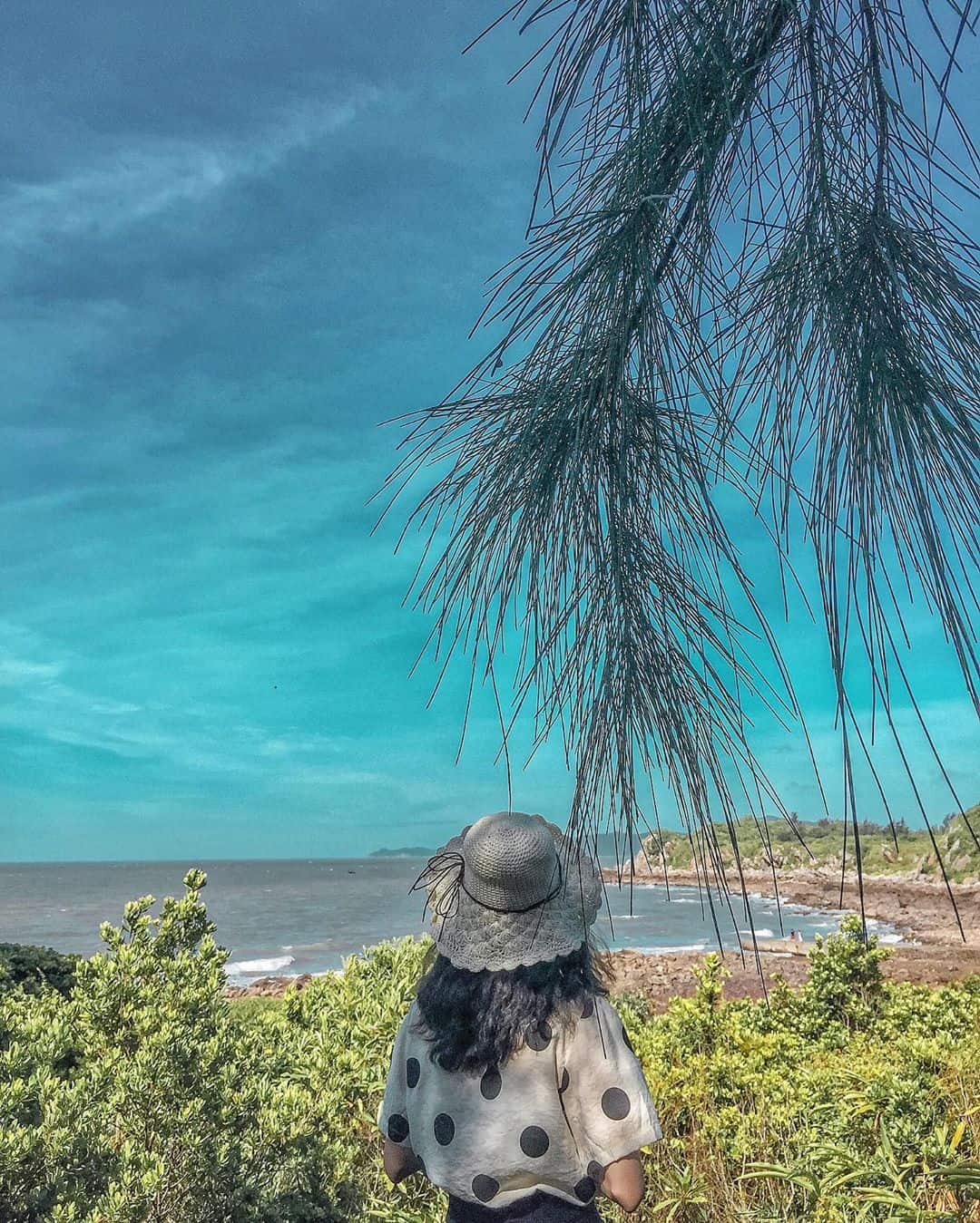 Admiring beautiful beaches in Quan Lan island