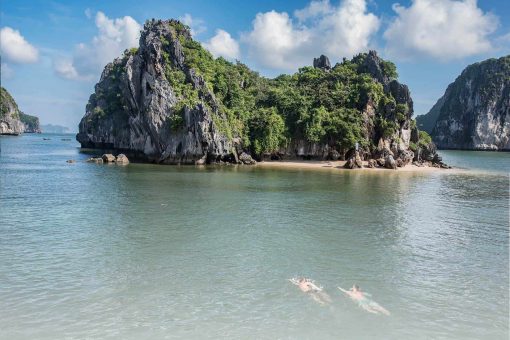 Ba Trai Dao Islets: Guide to the “Three Peaches” in Halong Bay