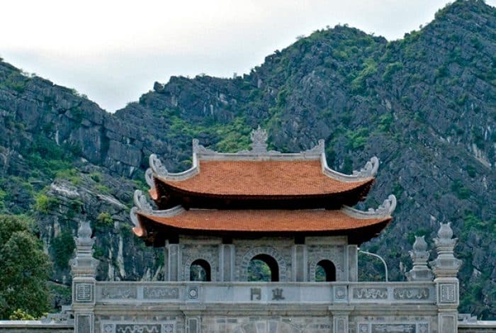 Top 14 Best Temples in Vietnam to Visit