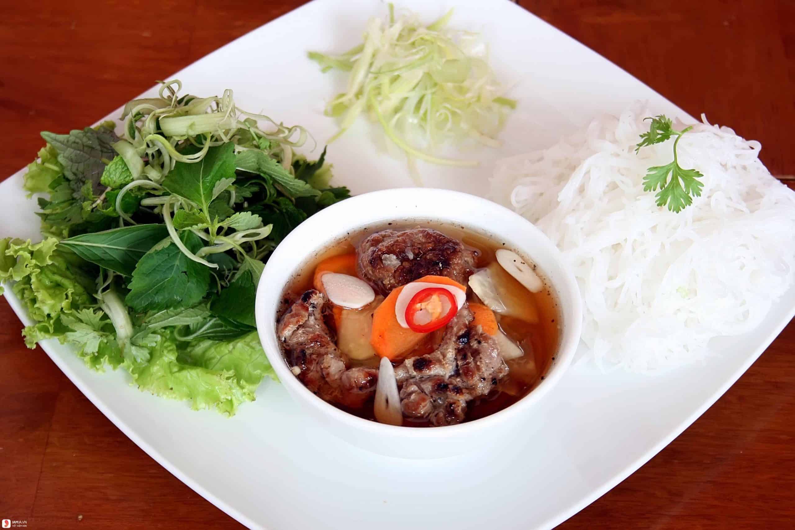 Bun Cha - Vietnamese Grilled Meat Vermicelli
