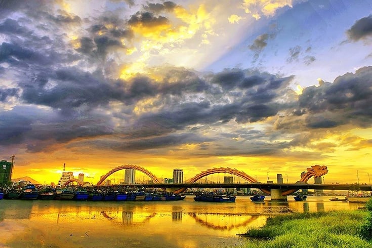 Contemplate the Dragon Bridge