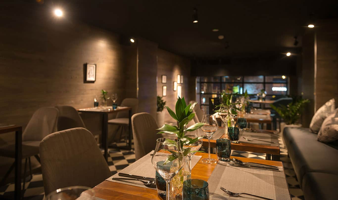 Architecture and Decoration in The Garlik restaurant