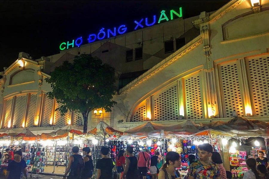 Dong Xuan night market
