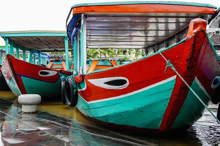 Door eyes on boats in Hoi An