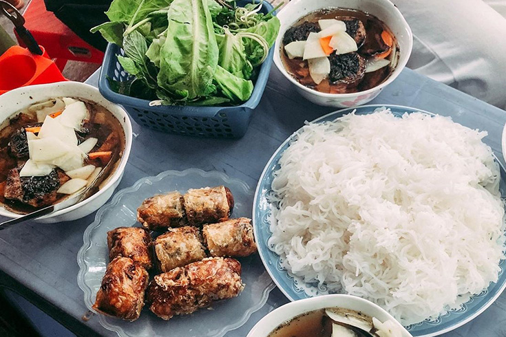 Enjoy Hanoi street food with a free local guide