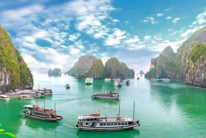 Halong Bay Day Trip Or Overnight: Which One Is&hellip;