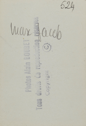 Anonyme - Max Jacob en redingote et haut-de-forme, appuyé sur une canne