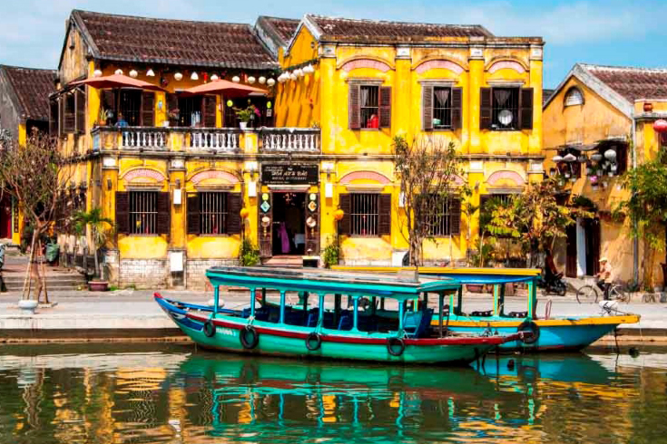 Hoi An - a place for honeymoon in Vietnam