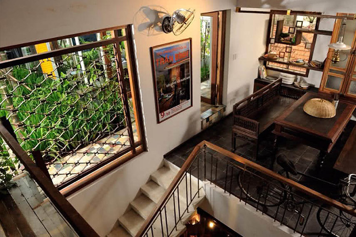 Inside Cuc Gach quan