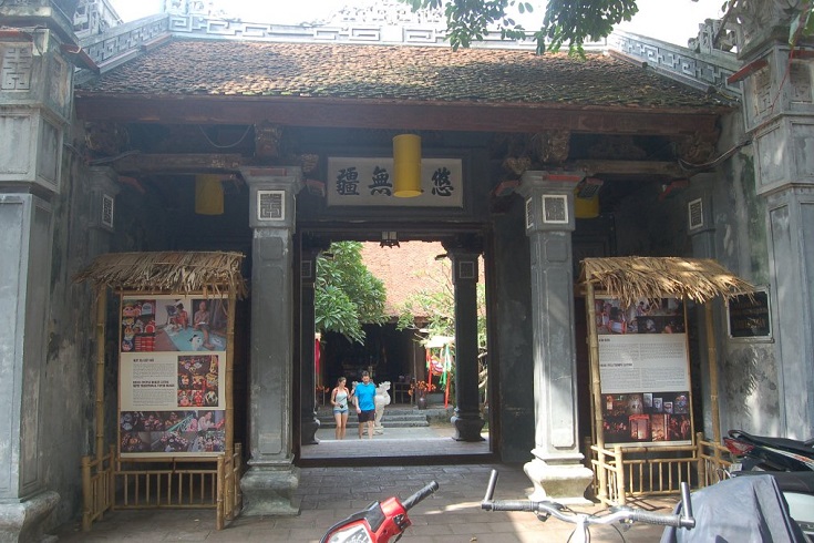 Kim Ngan temple at Hang Bac street