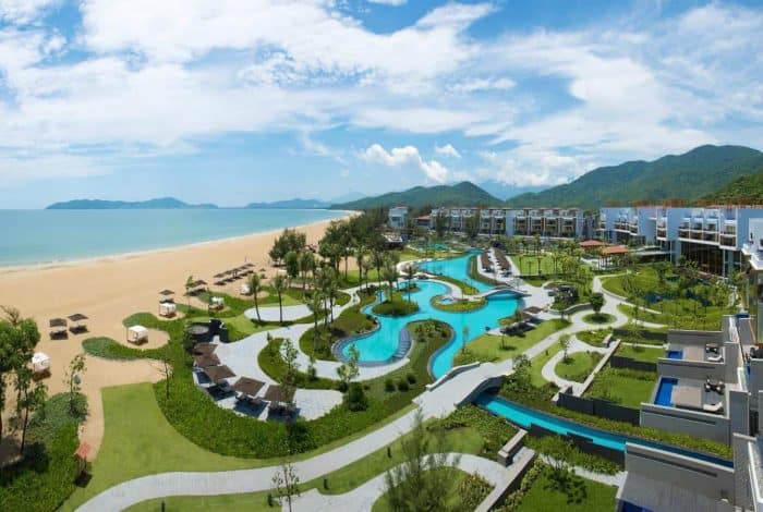 Spectacular Beauty of Lang Co Bay