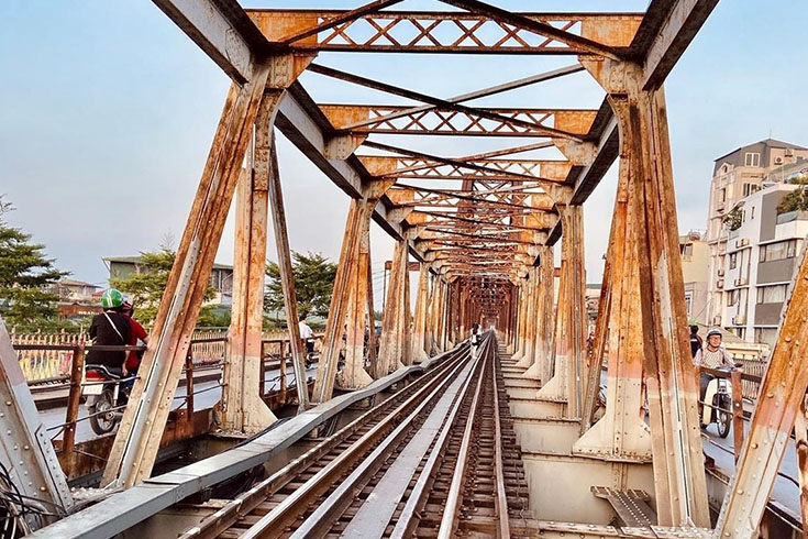 Long Bien bridge