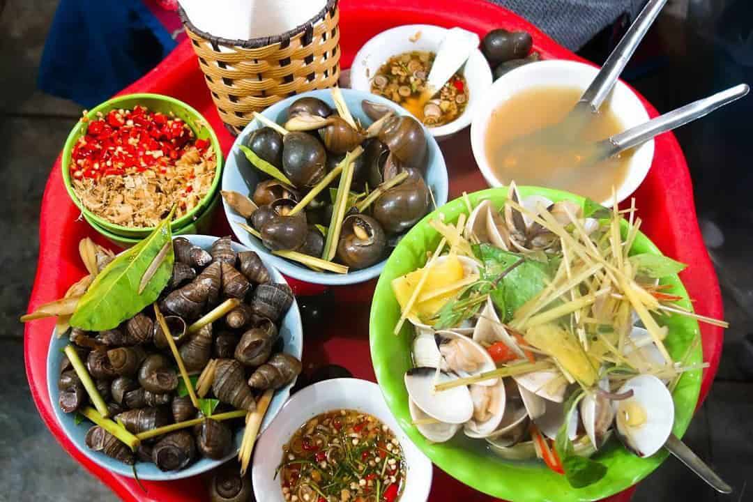 Oc - Shellfish - Dishes for a rainy day in Hanoi
