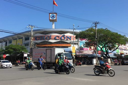 Cho Con Market: An Affordable Food Paradise in Danang