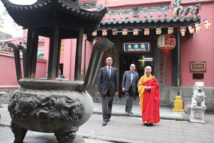 Outside of Jade Emperor Pagoda