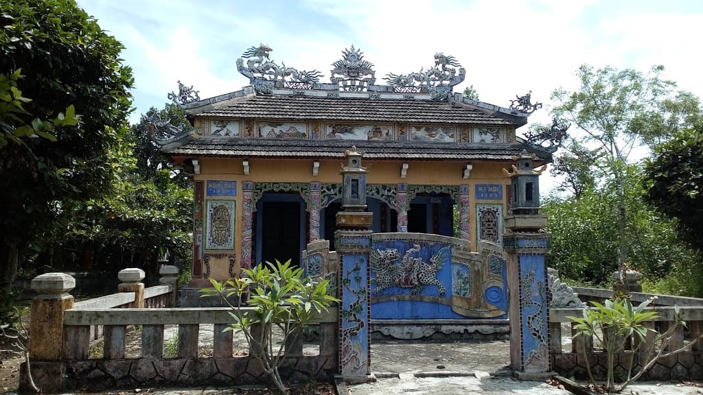 overview of Phuoc Tich ancient village