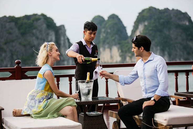 Panorama restaurant in Halong