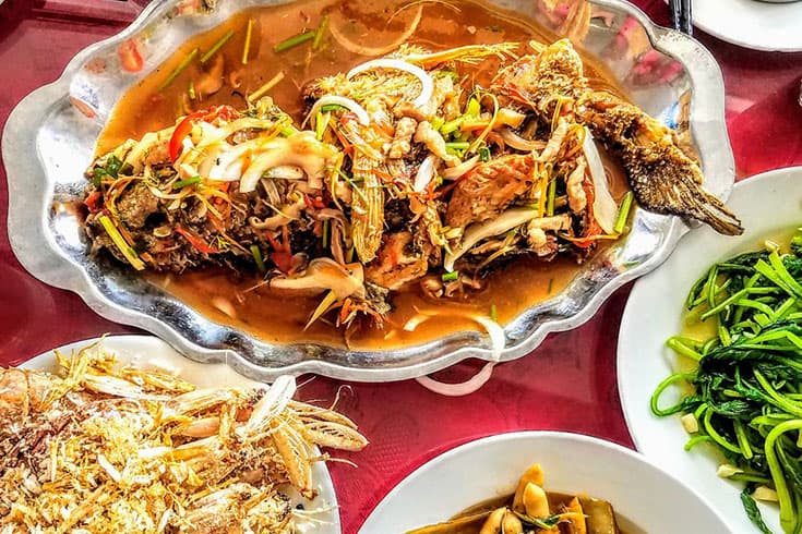 Razor Shells Mantis Prawn in Linh Dan restaurant