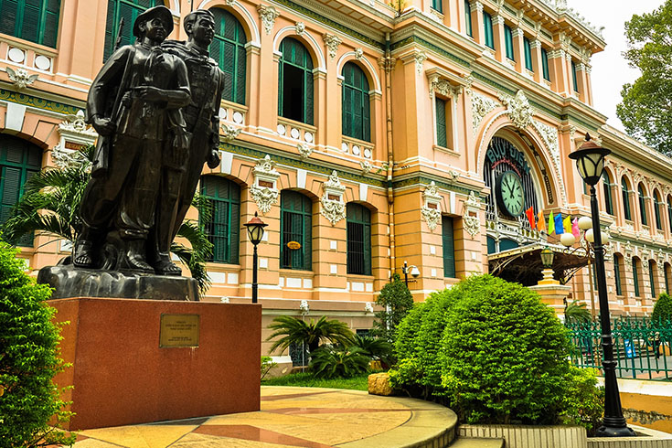 Saigon Central Post office from outside 