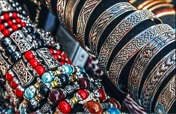 Silver jewelry at Hang Bac street