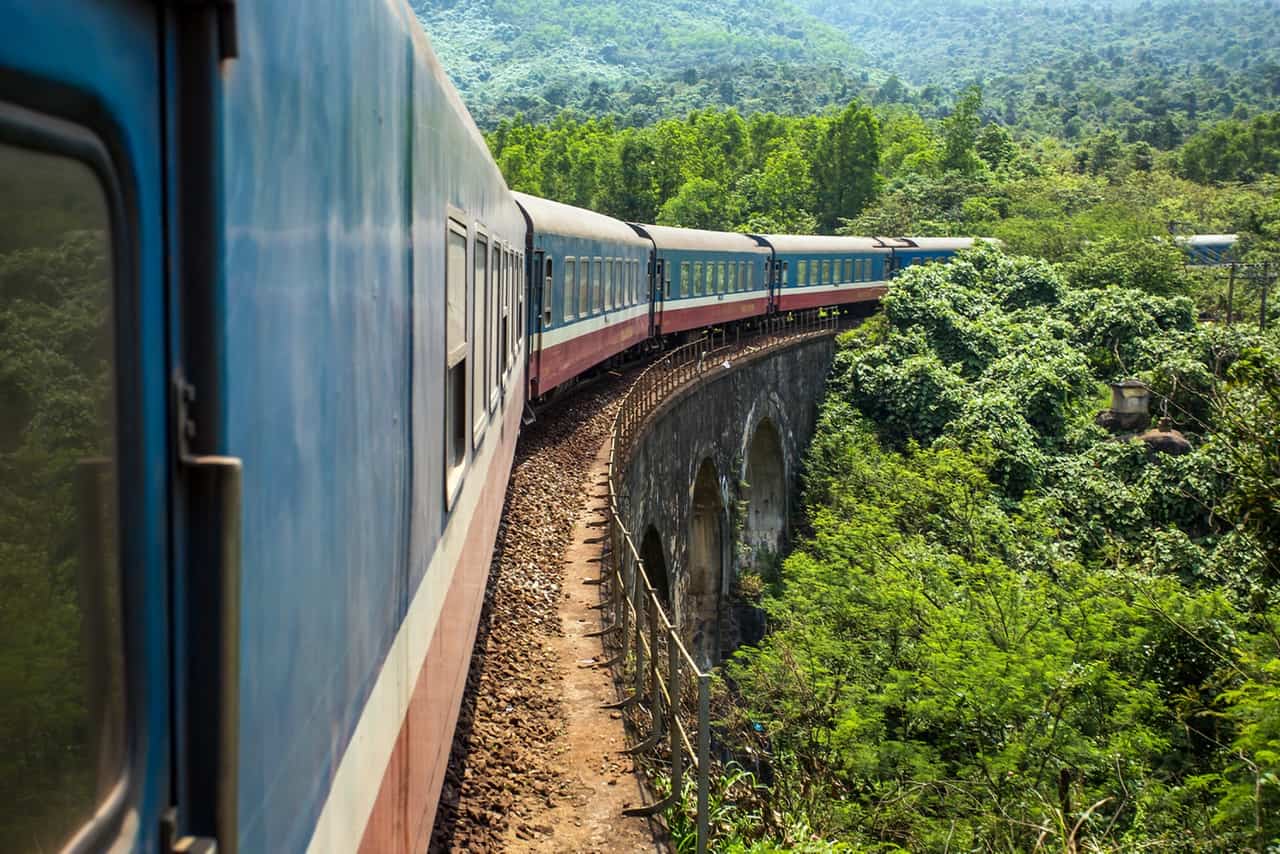 Travel from Ninh Binh to Hue by train