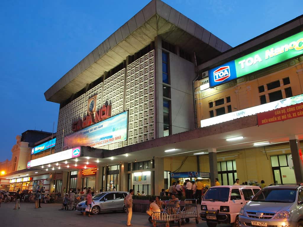 Travel from Noi Bai Airport to Halong Bay by Train