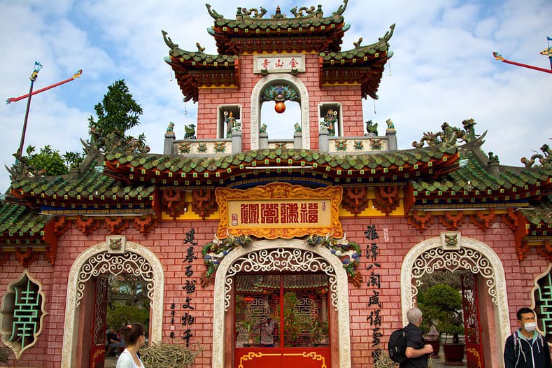 Visiting a temple during Hoi An lantern festival