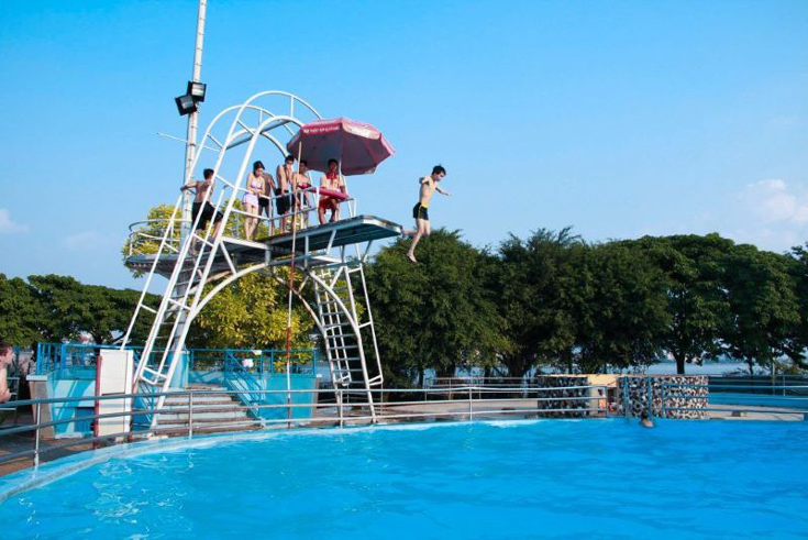 Ho Tay Water Park around West Lake